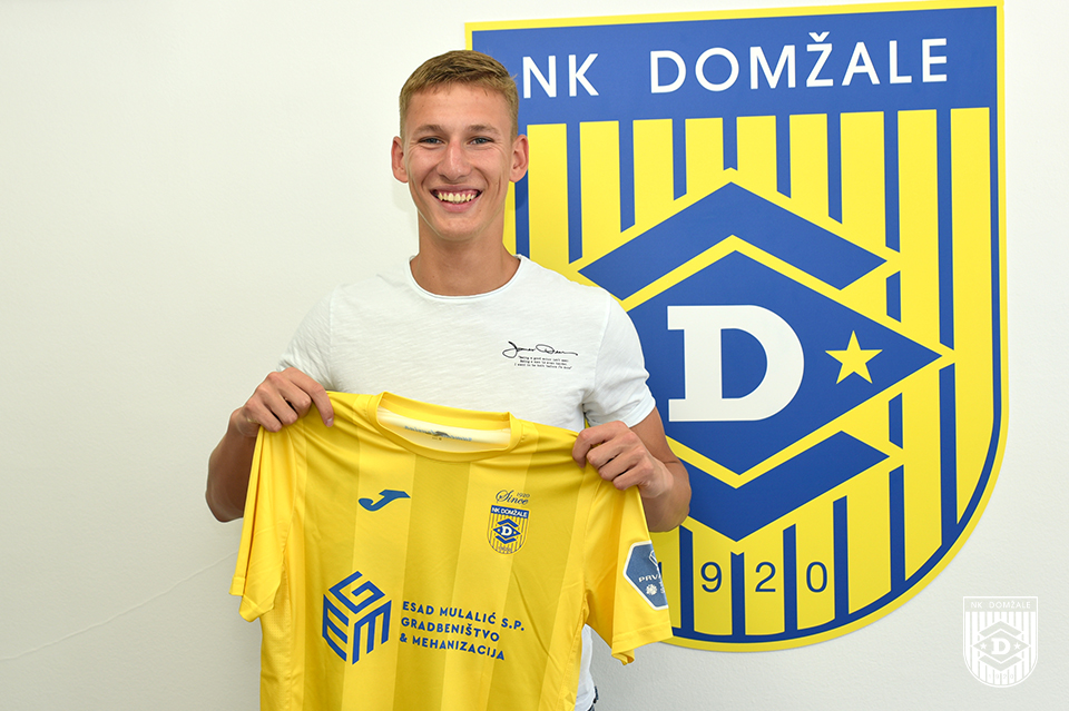 MarkStrajnarProfesionalnaPogodba