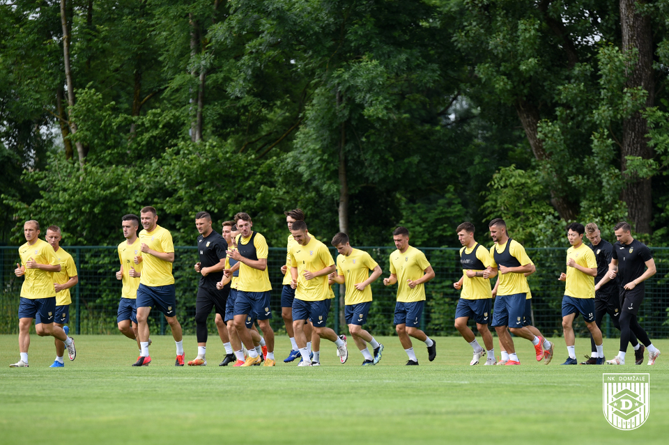 PredNamiJePomembnoObdobje