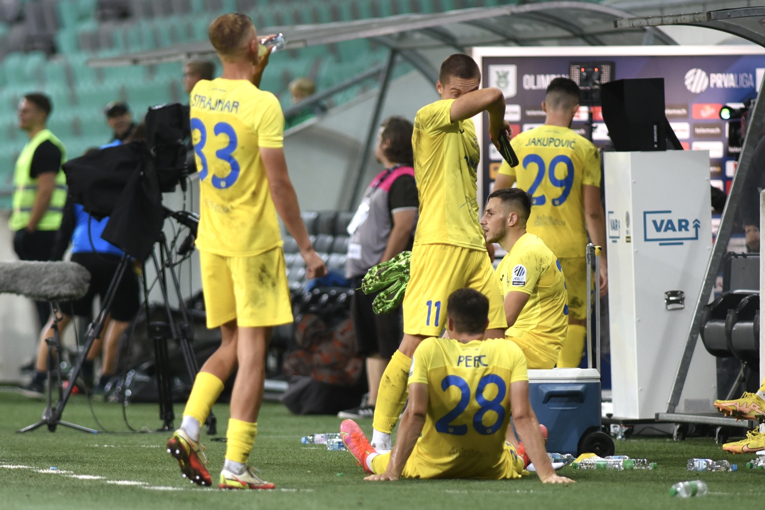 E814999C 44B0 464E B2D8 13910E5BC7F5